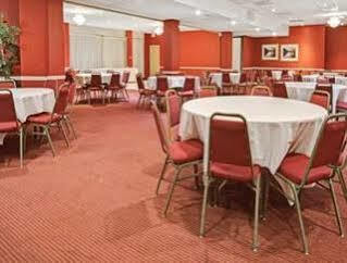Ramada Overland Park Mission ภายนอก รูปภาพ